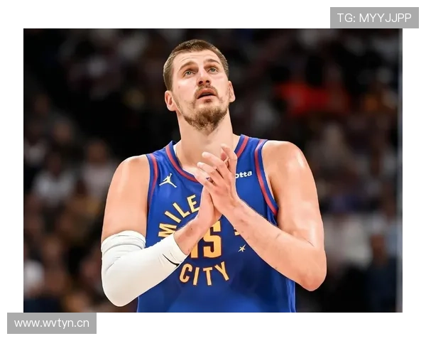 约基奇回应杨瀚森亲吻事件：下次对位送拥抱